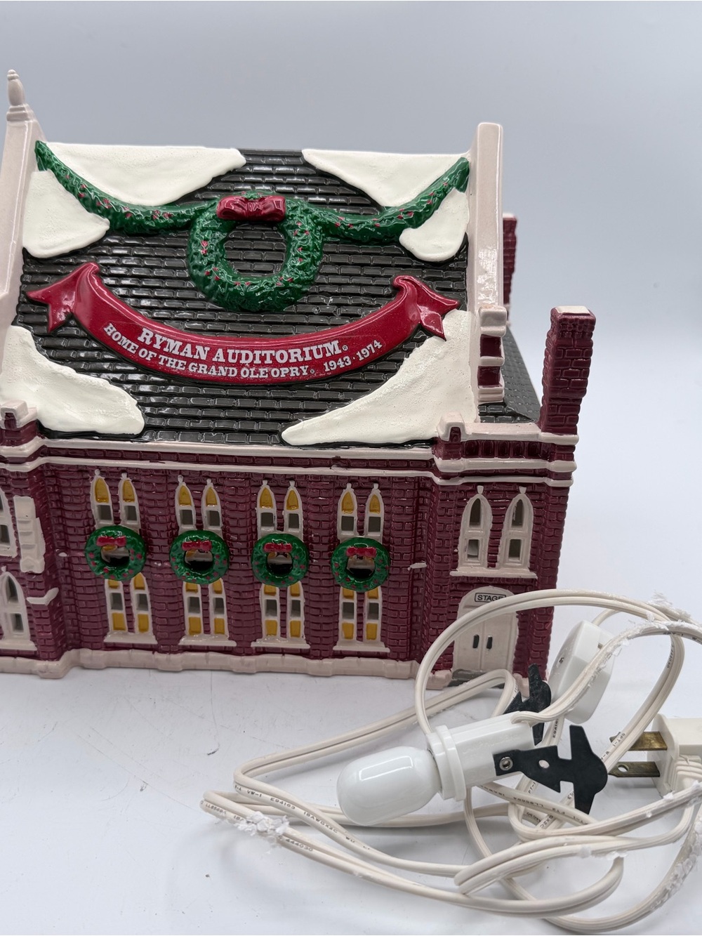 Department 56 Ryman Auditorium Light-Up Building - Burgundy, Green, White